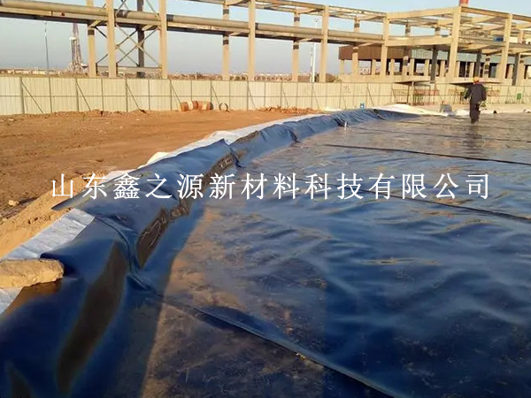 化工油罐區(qū)為何鋪設(shè)hdpe防滲土工膜？