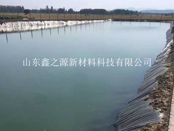 如何處理蓄水池hdpe土工膜的熱膨脹問題？